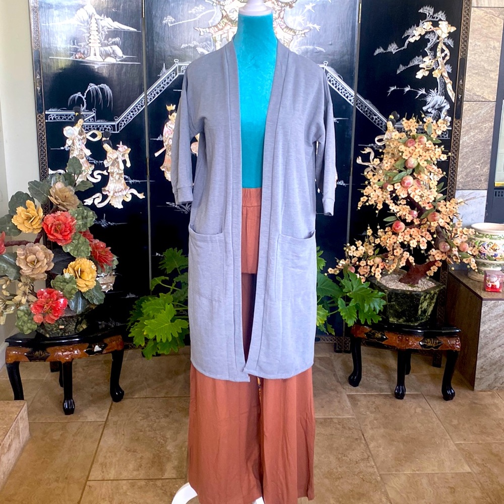 ❤️ #14. Agnes & Dora, Forever  Cardigan. 
Size Medium
Color gray